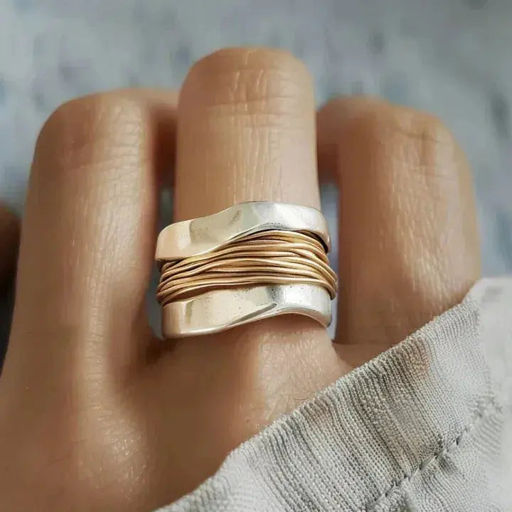 Sølv Ring med Gyldne Fibrer