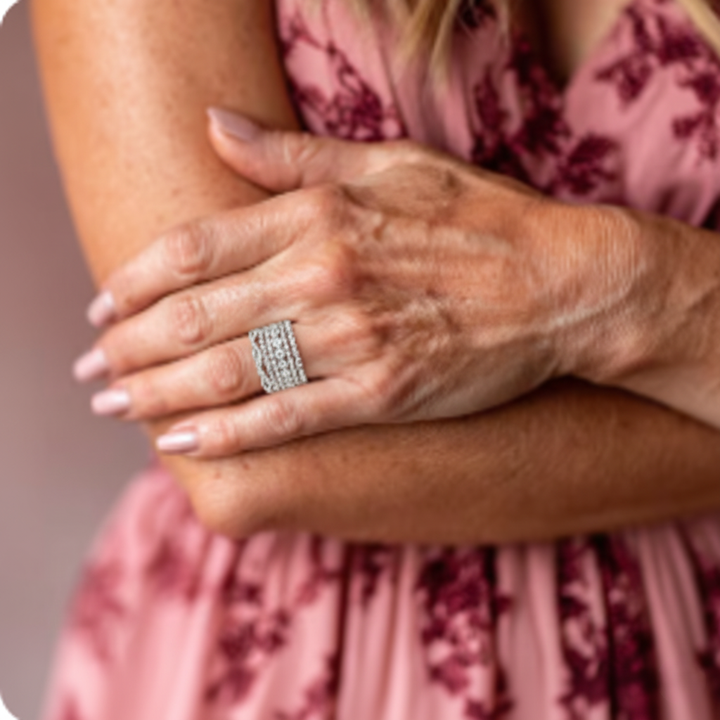 Vintage ring med zirkoner i lag