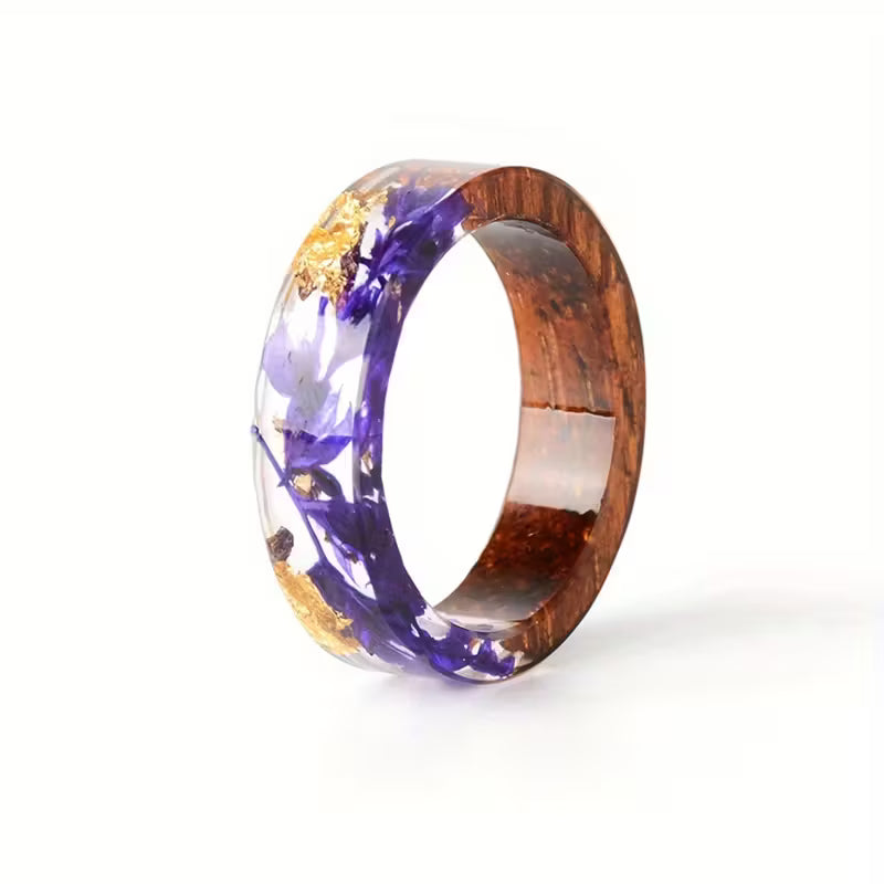 Ročno izdelan leseni in smolnati prstan