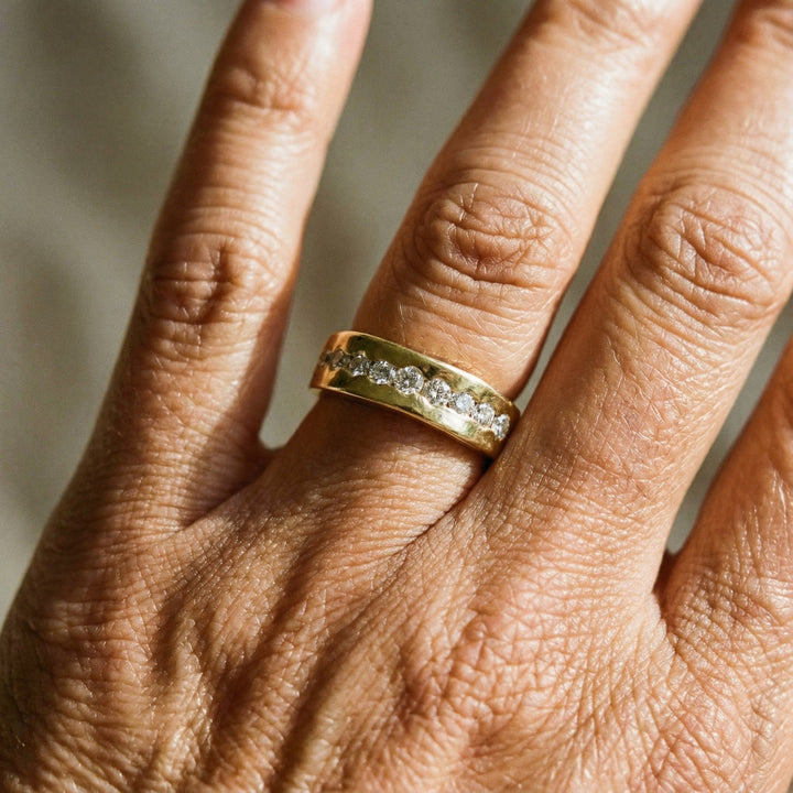 Anillo vintage en oro con circonita