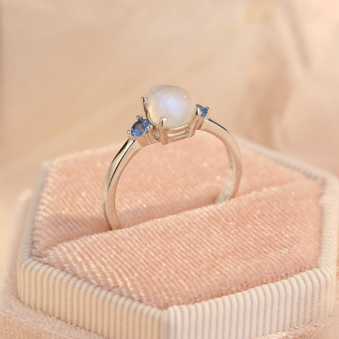 Louis' ring med Månen