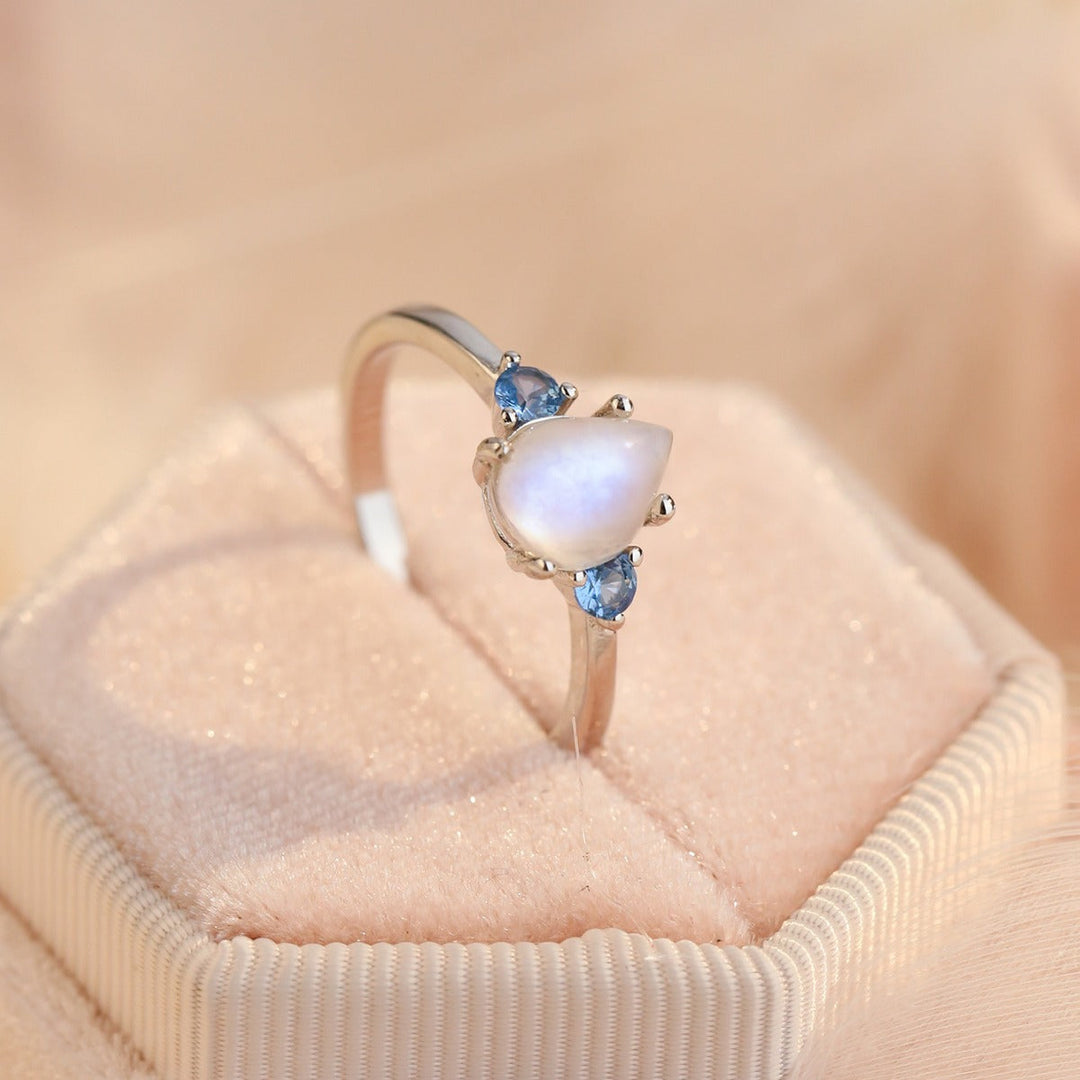 Louis' ring med Månen