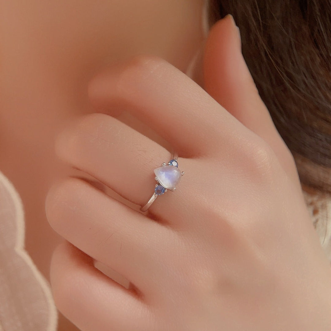Louis' ring med Månen