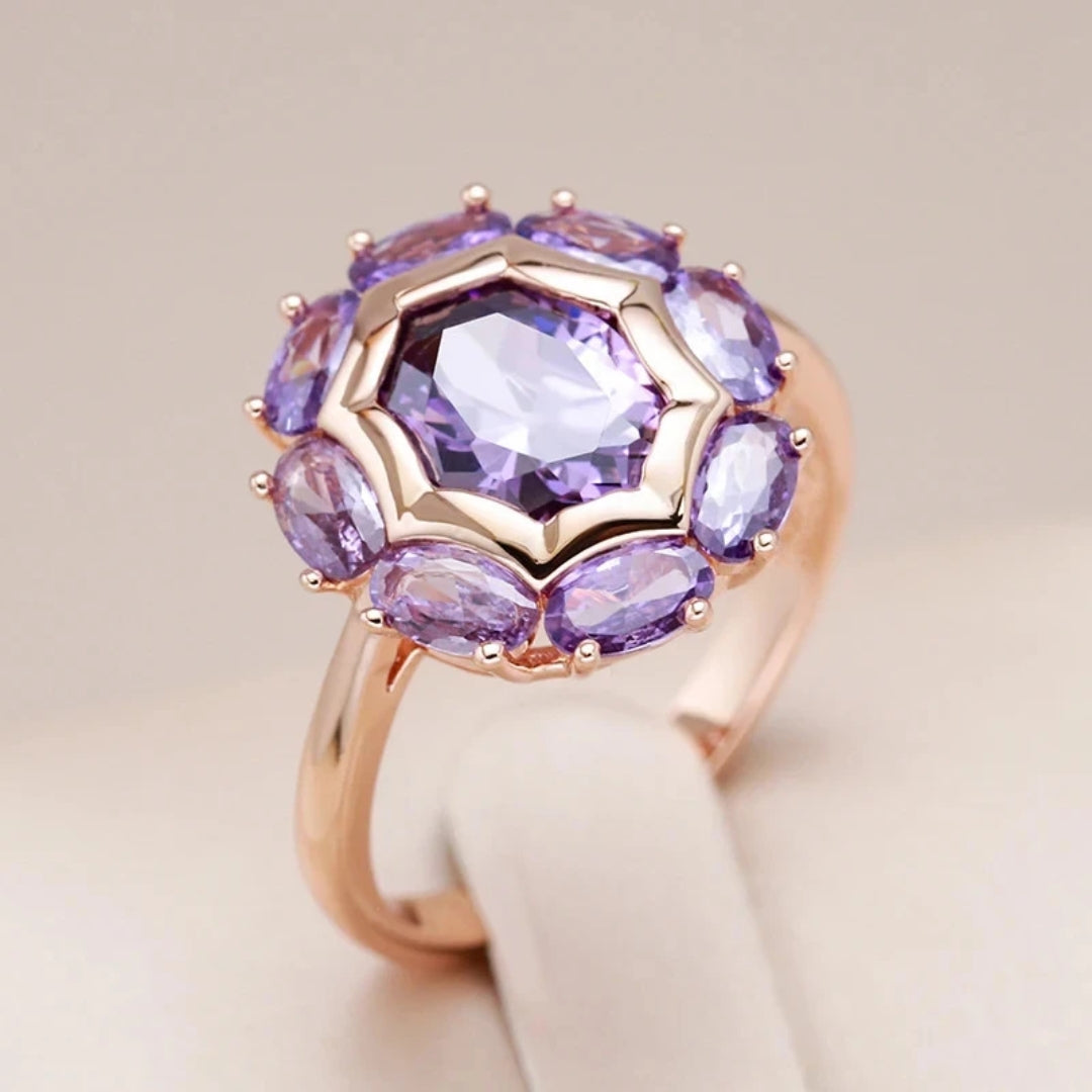 Ring med afrundet violet krystal