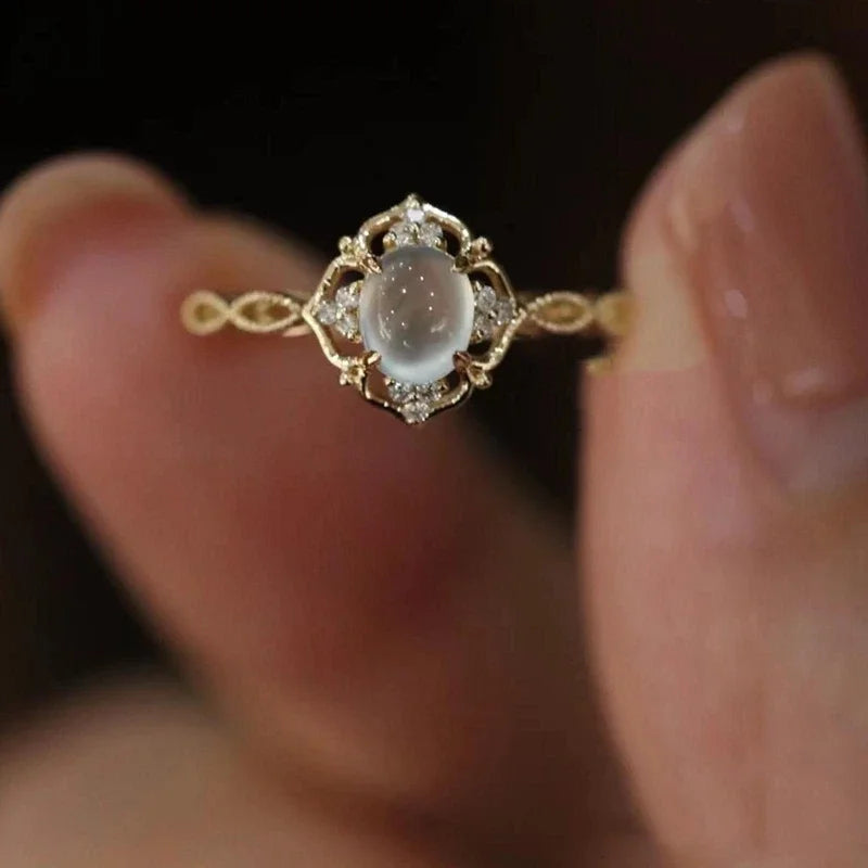 Mathilda ring med månesten