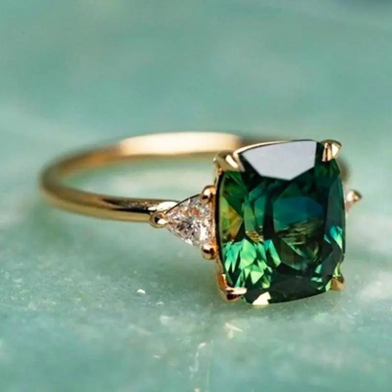 Elegant Kvadratisk Ring med Smaragd