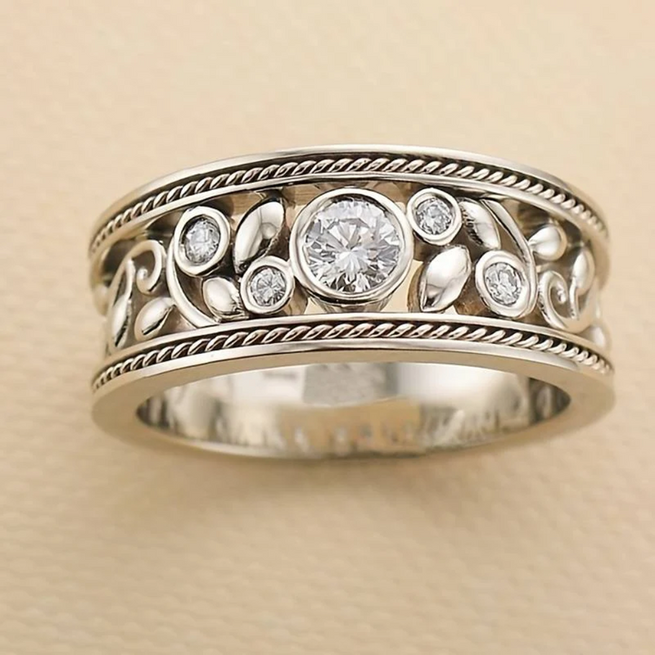 Vintage ring i sølv og cubic zirconia