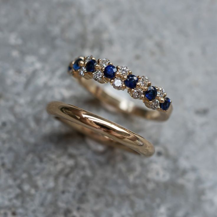 Conjunto de anillos elegantes con zirconia azul vintage