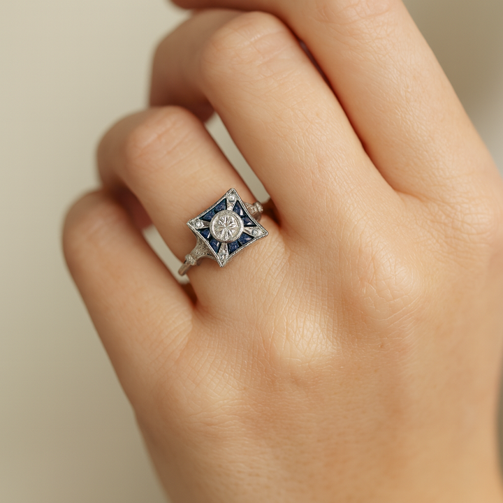 Vintage firkantet ring med blå zirkon