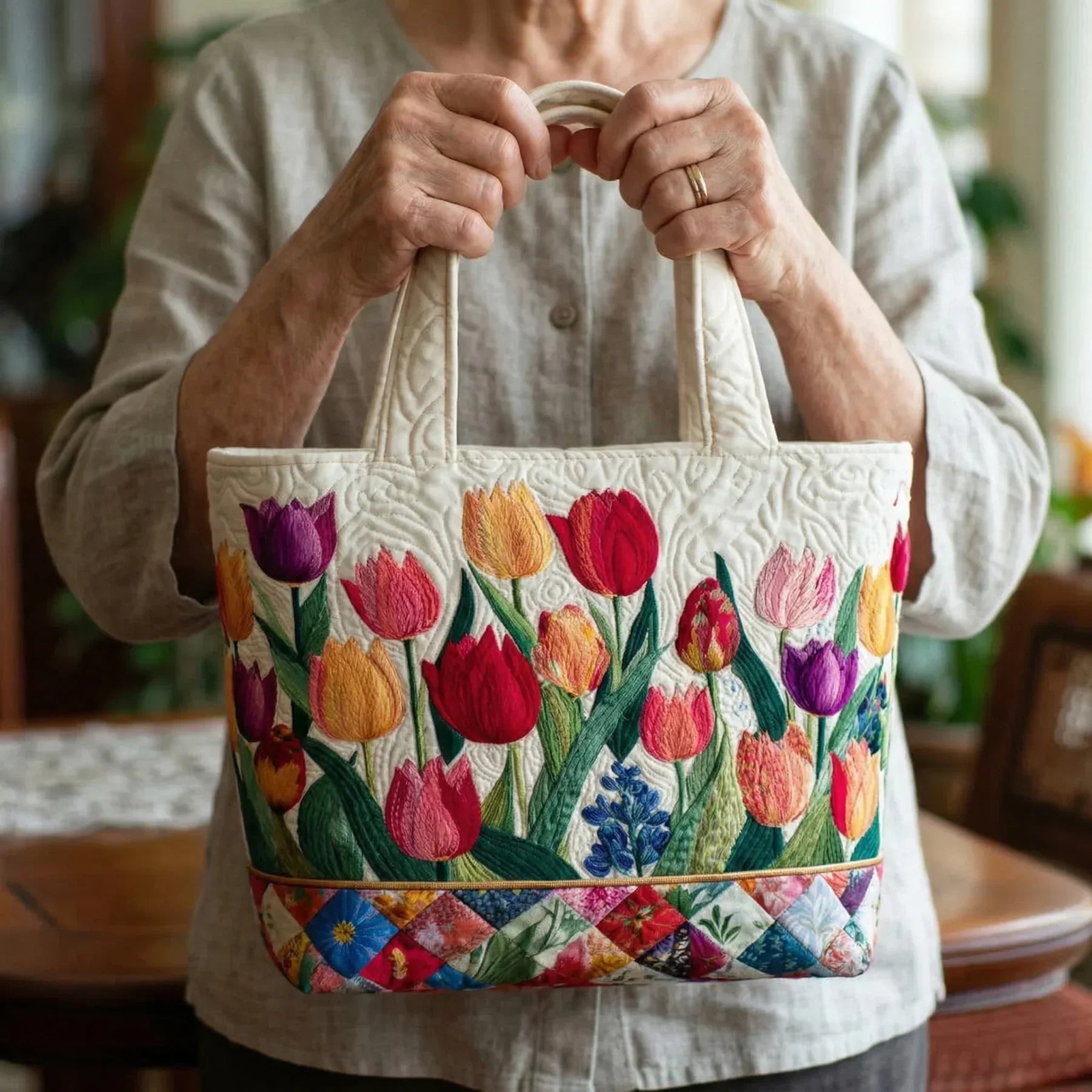 HÅNDLAVET TASKE - TULIPANER