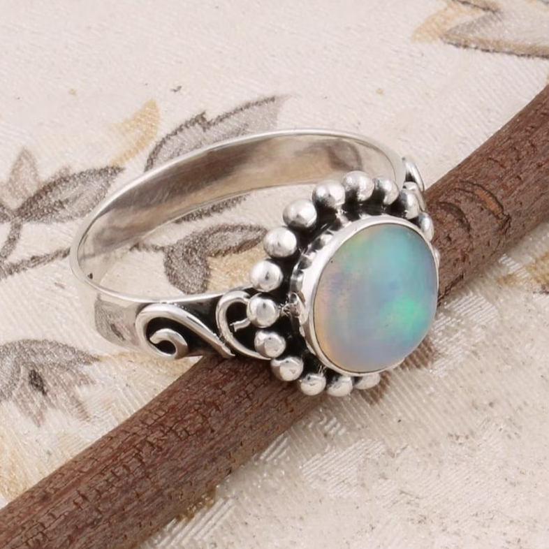 Vintage ring med opal