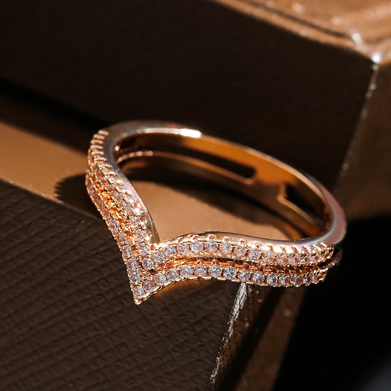 Elegant skinnende ring