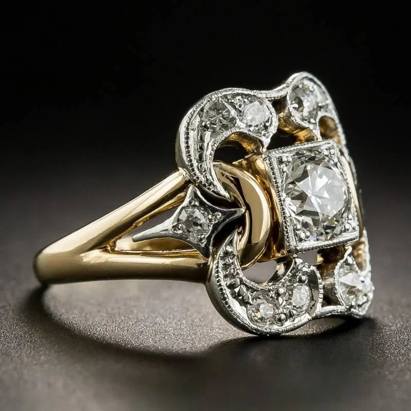 Anillo Vintage Dorado con Zircón