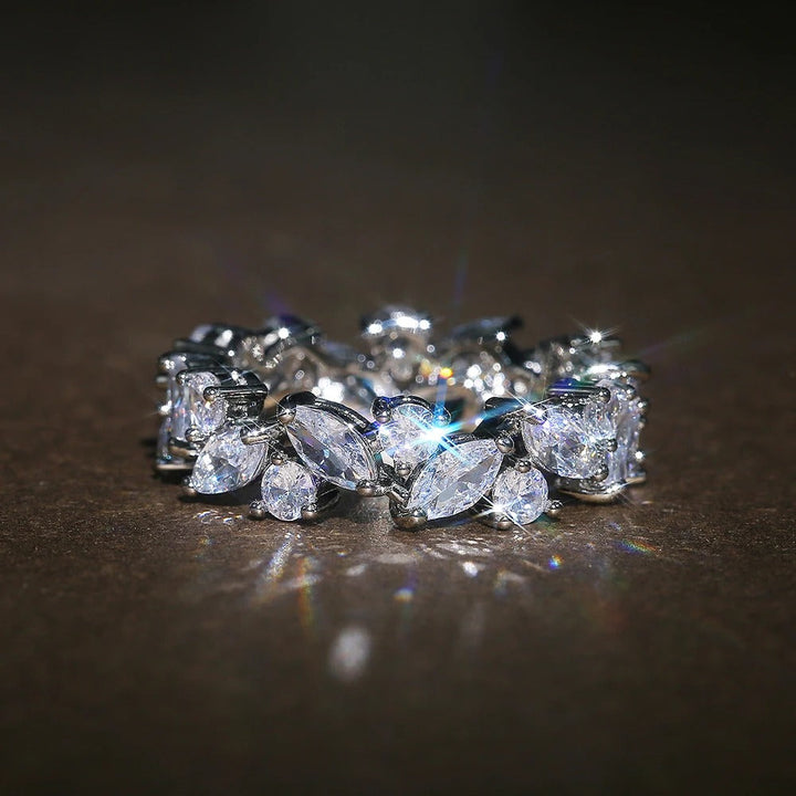 Vintage evighedsring med runde og marquise diamanter