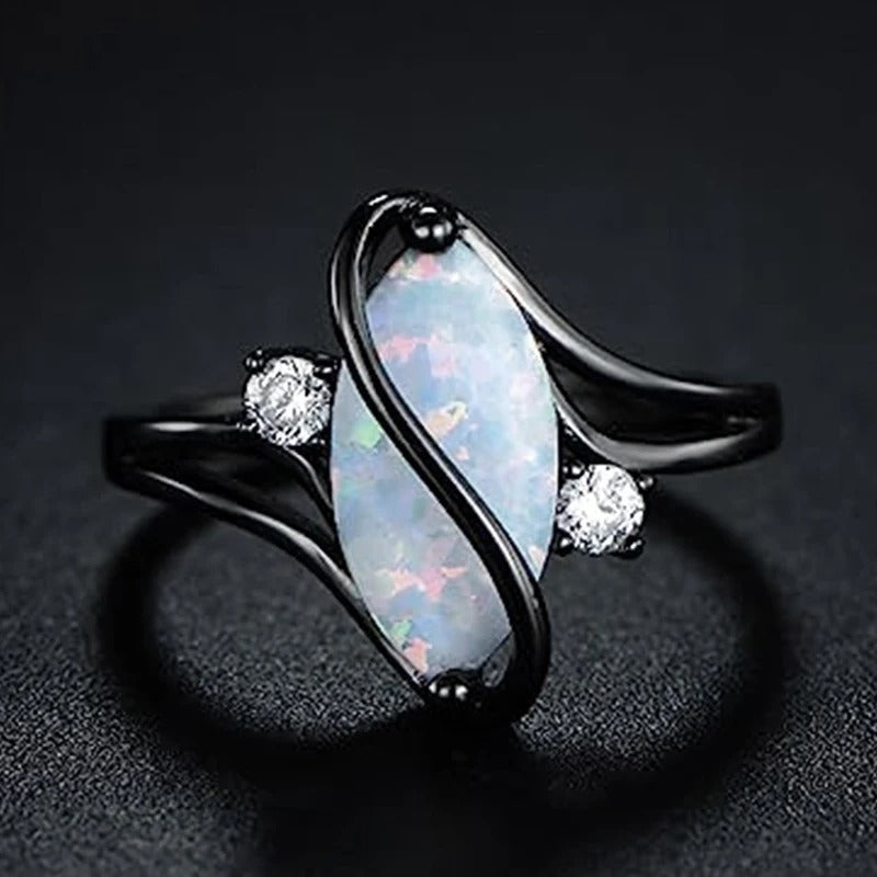 Anillo Vintage Negro y Ópalo Torcido