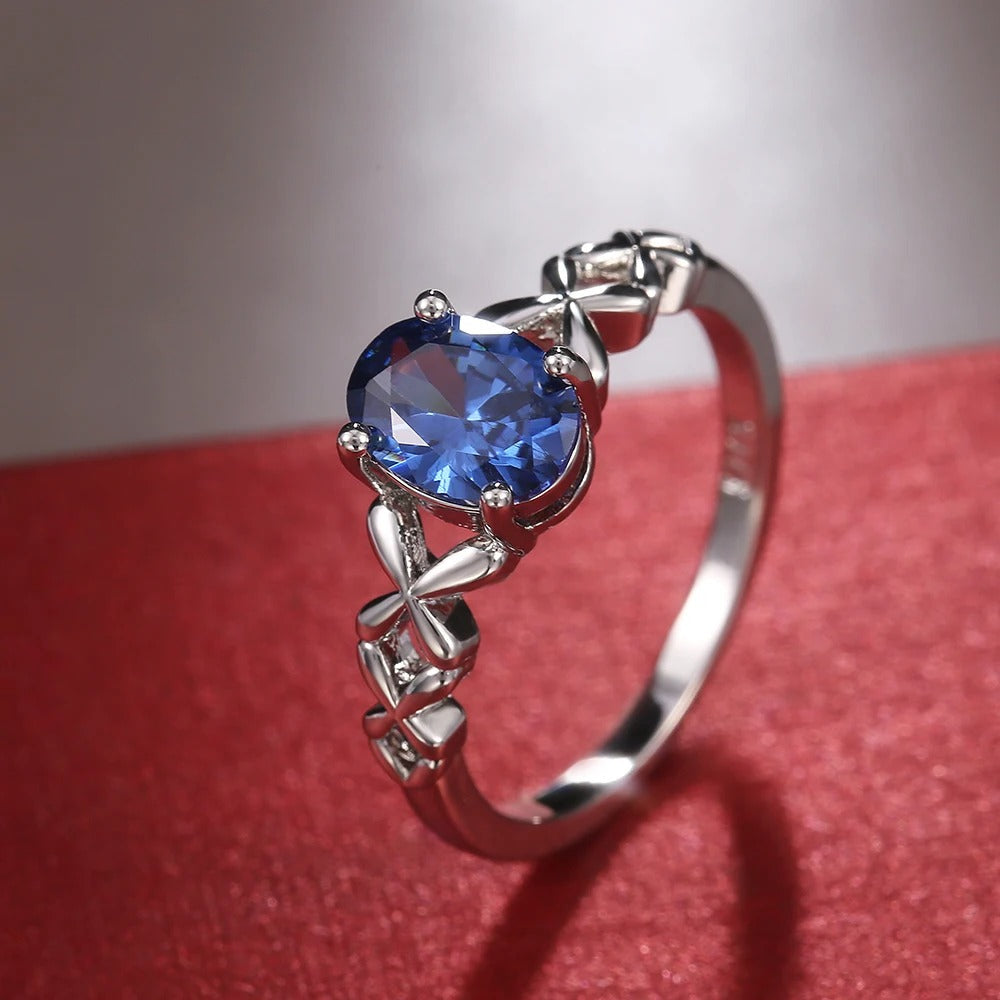 Vintage sølvring med blå krystal